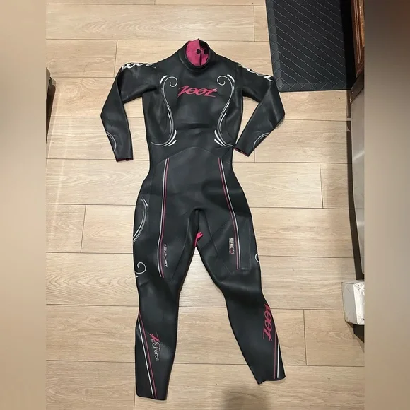 Zoot Women's Black and Pink Swim Wetsuit - Picture 1 of 4